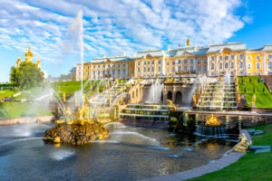 Экскурсия в Петергоф с посещением двух дворцов и Нижнего парка