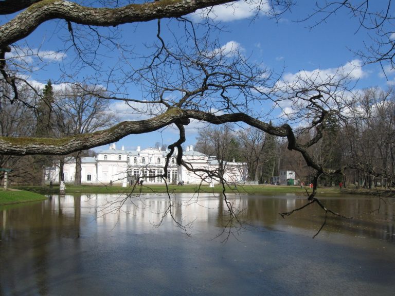 Дворцовое ожерелье, 5 дней