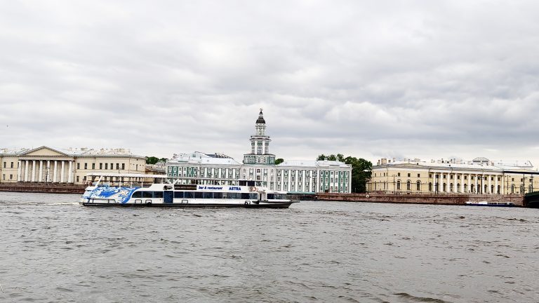 Ночная экскурсия по городу с просмотром разведения мостов