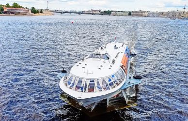 Метеоры из Петергофа в Петербург