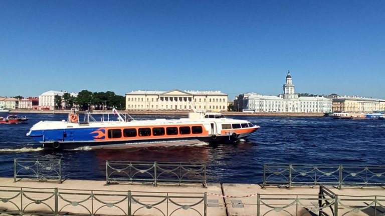 Экскурсионный круиз в музей «Прорыв» и крепость «Орешек» на метеоре