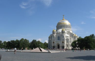 Экскурсия в Ораниенбаум и Кронштадт