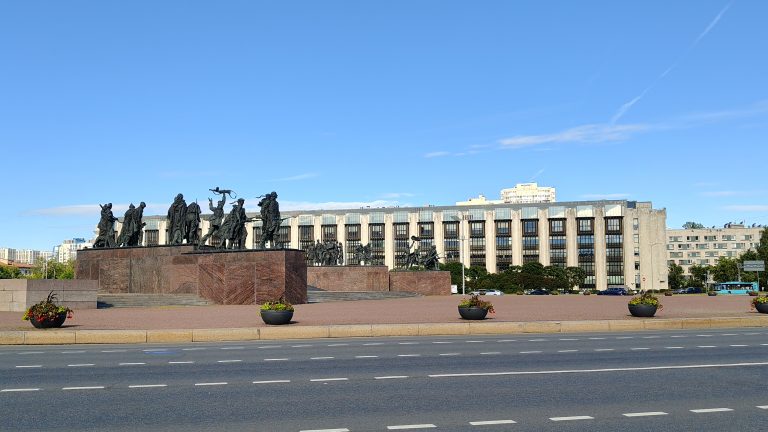 Тур на 9 мая в Петербурге: город-герой Ленинград, 4 дня